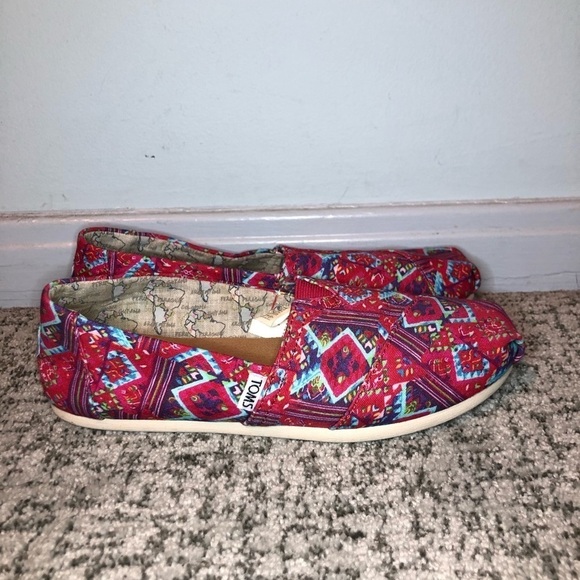 TOMS Red Aztec Print Slip-On Canvas Shoes Size 7.5 - Picture 5 of 11